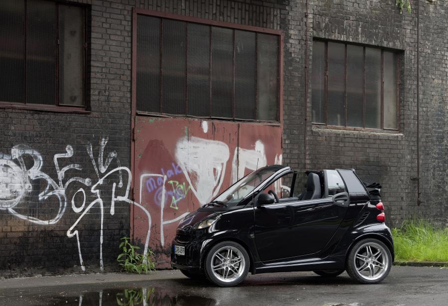  Smart ForTwo Cabrio by Brabus 2010 года  (фото 16 из 20)